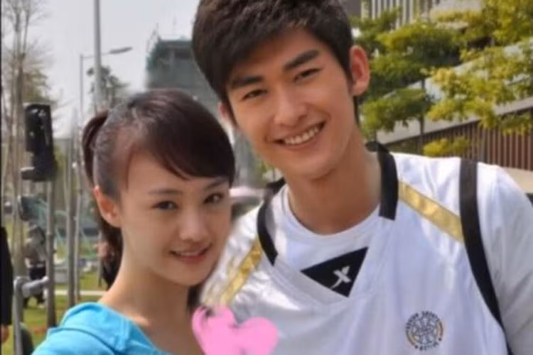 Nữ diễn viên Trịnh Sảng từng hẹn hò Trương Hàn sau khi đóng chung phim "Vườn sao băng". Tuy nhiên, sau 5 năm gắn bó, cặp đôi này chia tay. Ảnh: Sina