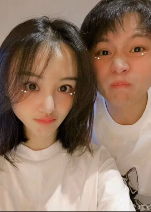 Chia sẻ của Trịnh Sảng là lời xác nhận chuyện tình cảm của cô với bạn trai thiếu gia. Ảnh: Weibo