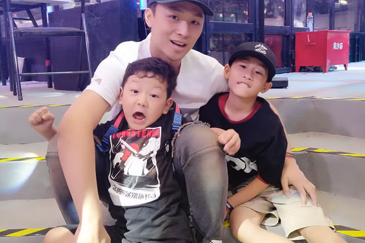 Bạn trai mới của Trịnh Sảng được nhiều người khen điển trai. Ảnh: Sina