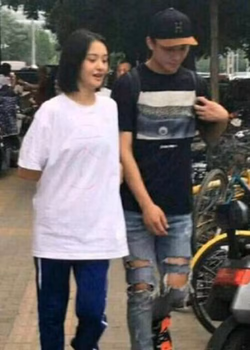 Thời gian vừa qua, Trịnh Sảng liên tục lộ bằng chứng hẹn hò với Trương Hằng. Ảnh: Sohu