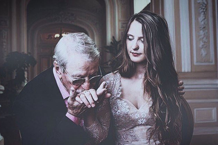 Natalia thừa nhận cô lớn lên trong một gia đình nghèo khó bởi vậy không muốn con của cô cũng được sinh ra như vậy.