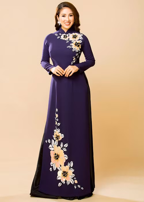 Khác hẳn hoàn toàn Hương trong "Gạo nếp gạo tẻ", vai Kiều Nguyệt Nga của Lê Phương lại là một “tuyệt sắc giai nhân” thời xưa.