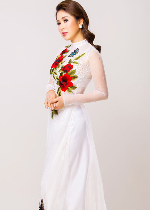 Sau nhiều suất diễn vở nhạc kịch “Lục Vân Tiên”, Lê Phương đang tích cực chuẩn bị cho vở diễn mới “Đời như ý”.