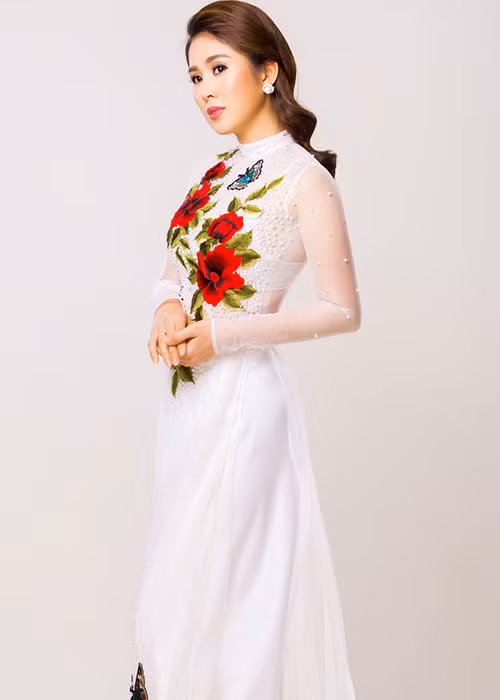 Sau nhiều suất diễn vở nhạc kịch “Lục Vân Tiên”, Lê Phương đang tích cực chuẩn bị cho vở diễn mới “Đời như ý”.