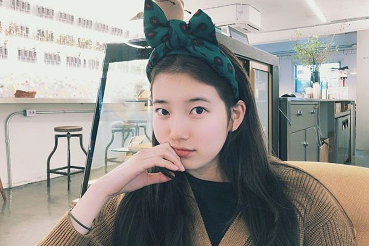 Tình đầu quốc dân Suzy cũng rất chăm để mặt mộc ở mọi nơi từ ở nhà, sân bay, thậm chí cả xuất hiện trên truyền hình. Ảnh: Instagram