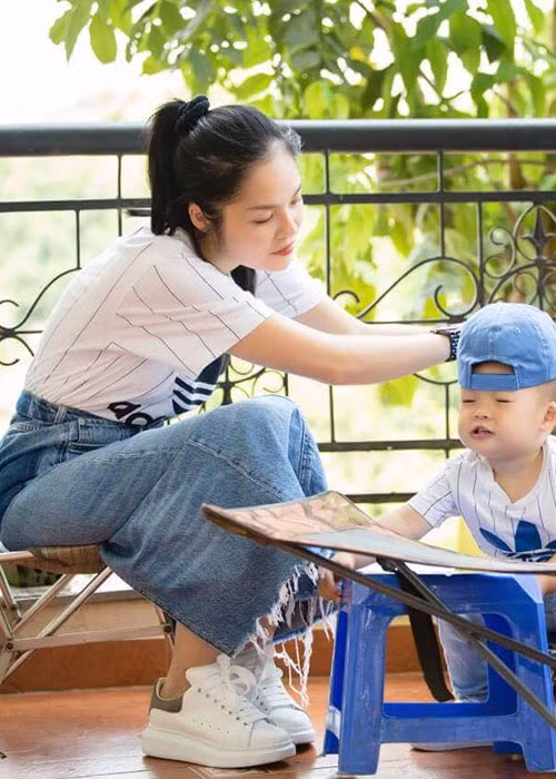 Con trai của Dương Cẩm Lynh và Anh Khoa sắp tròn 2 tuổi.