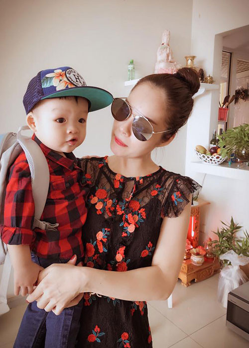 Dương Cẩm Lynh ra đi với hai bàn tay trắng. Cô tâm sự đang nỗ lực làm việc nhiều hơn trước.