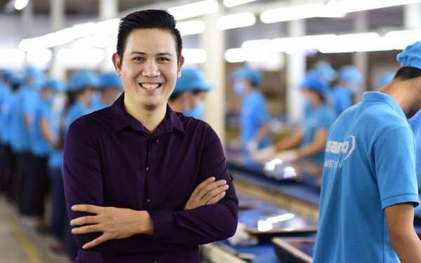 Ông Tam cũng có phát ngôn đáng chú ý liên quan tới vấn đề này: "Thật ra thì nói khủng hoảng thì cũng không hẳn, tôi gọi đó là biến cố. Về câu chuyện của một năm trước, đến thời điểm này thì tôi cũng nắm trong tay kết quả đầy đủ, và Asanzo chẳng có lỗi gì. Tuy thiệt hại ban đầu rất lớn nhưng tôi đủ trải qua được, tôi tin pháp luật Việt Nam rất công bằng. Với kết quả đang nắm trong tay này, tôi càng tự tin hơn để phát triển hơn nữa”.