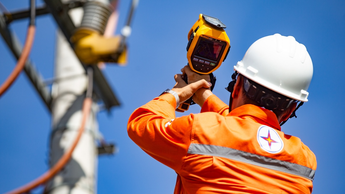 Trả hơn 52 tỷ đồng tiền lãi vay mỗi ngày, EVN lỗ hơn 1 tỷ USD Tra hon 52 ty dong tien lai vay moi ngay, EVN lo hon 1 ty USD