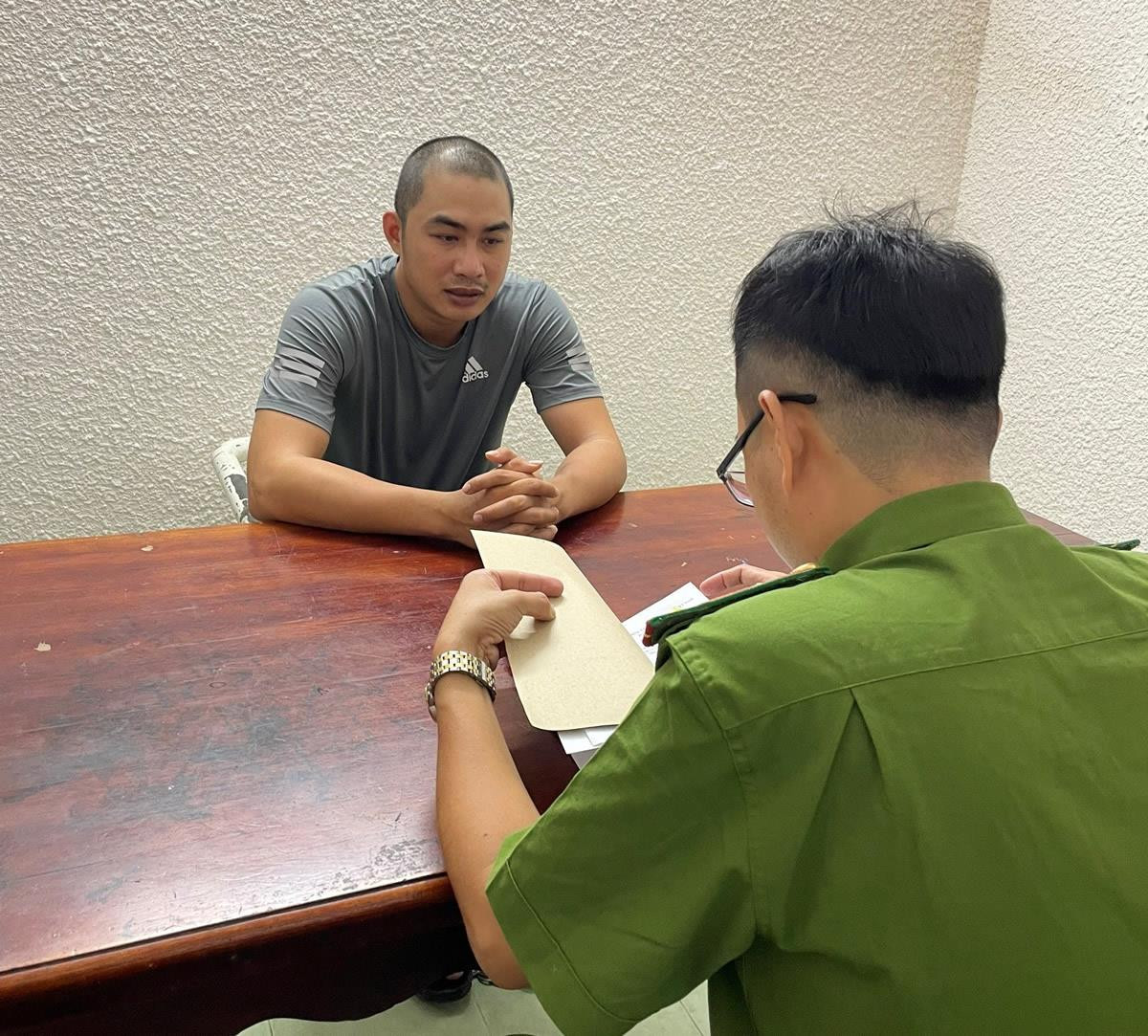 Ho so Cty Xay dung Thuong mai Ha tang Quang Nam bi cam thau