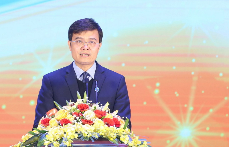 Đồng chí Bùi Quang Huy - Bí thư thứ nhất nhiệm kỳ XI (2017 - 2022) sinh năm 1979, quê Nghệ An; thạc sĩ luật. Chức vụ Ủy viên dự khuyết T.Ư Đảng, Bí thư Thường trực T.Ư Đoàn khóa XI. Đồng chí từng công tác tại Đại học Luật TP HCM, sau đó làm cán bộ tại thành đoàn TP HCM và Đại học quốc gia TP HCM.