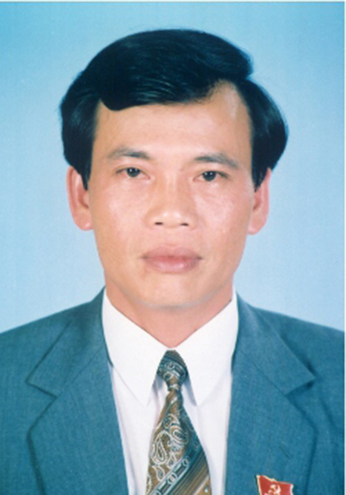 Đồng chí Vũ Trọng Kim - Bí thư thứ nhất nhiệm kỳ VII (1996-2001) ngày sinh 23/3/1953, quê quán: Xã Binh Giang, huyện Thăng Bình, tỉnh Quảng Nam. Chức vụ: Nguyên Ủy viên T.Ư Đảng khóa VIII, IX, X, XI; nguyên Phó Chủ tịch kiêm Tổng thư ký Ủy ban T.Ư MTTQ Việt Nam; Ủy viên Đoàn Chủ tịch Ủy ban T.Ư MTTQ Việt Nam; Chủ tịch TƯ Hội Cựu Thanh niên xung phong Việt Nam; Ủy viên Ủy ban Tư pháp của Quốc hội; Đại biểu Quốc hội Việt Nam khóa X. XI. XIII, XIV. 