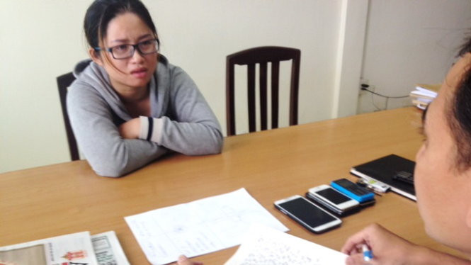 Các "chân rết" trong đường dây là người làm móng, xe ôm… lang thang tại bệnh viện để tiếp cận cặp vợ chồng khó khăn, mẹ đơn thân để dụ dỗ bán con. Sau đó, Lan đưa những đứa trẻ này cho đối tượng ở Quảng Ninh chuyển sang Trung Quốc. Thời gian này, đối tượng Thương đã mua bán được hơn 20 trẻ.