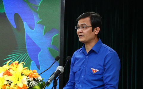 Ông Bùi Quang Huy là Bí thư Trung ương Đoàn các khóa X, XI ( từ tháng 9/2016 đến tháng 11/2020), Chủ tịch Trung ương Hội Sinh viên Việt Nam (tháng 12/2018 đến tháng 12/2021); từ ngày 1/12/2020 được bầu giữ chức Bí thư Thường trực Trung ương Đoàn khóa XI. 