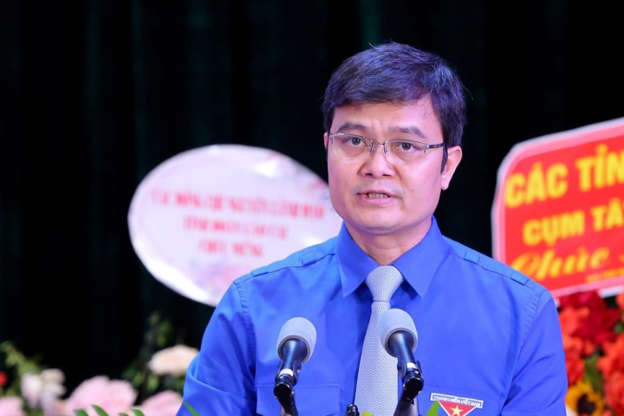 Phát biểu nhận nhiệm vụ, Bí thư thứ Nhất Trung ương Đoàn Bùi Quang Huy bày tỏ sự cảm ơn trân trọng tới Bộ Chính trị, Ban Bí thư, Ban Tổ chức Trung ương, các ban chức năng của Trung ương và các đồng chí Ủy viên Ban Chấp hành Trung ương Đoàn đã tin tưởng, tín nhiệm giao trọng trách quan trọng; khẳng định đây là niềm vinh dự, tự hào to lớn, song cũng là trách nhiệm nặng nề với tư cách là người đứng đầu của tổ chức Đoàn Thanh niên Cộng sản Hồ Chí Minh - một tổ chức lớn mạnh với hơn 6 triệu thành viên, với bề dày lịch sử hào hùng, có nhiều đóng góp cho cách mạng và nhiều thành tích được Đảng, Nhà nước ghi nhận. 