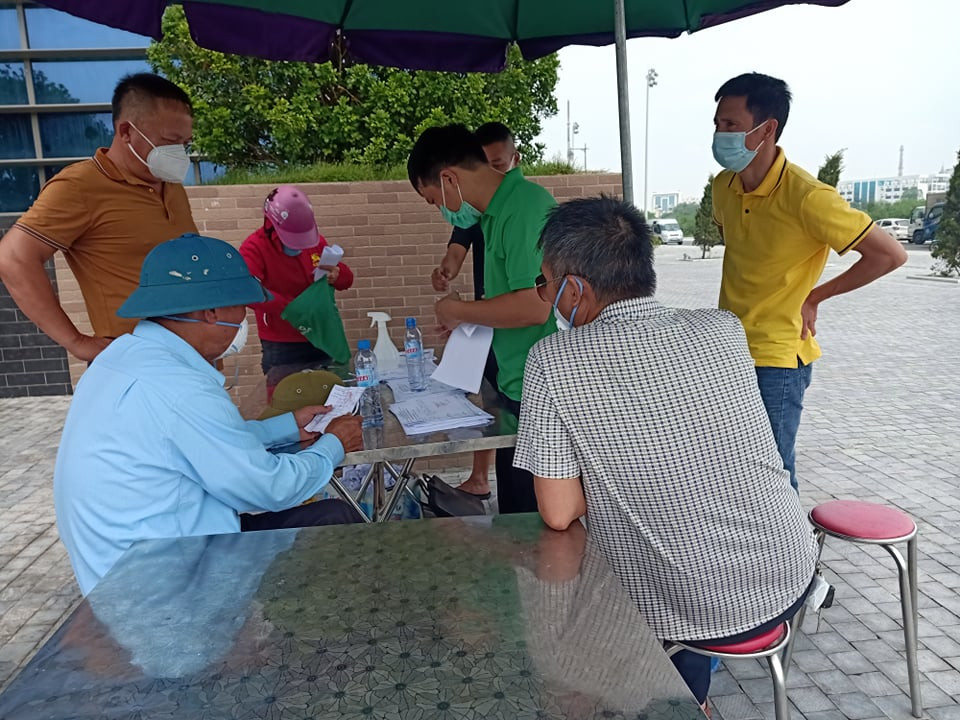 Sự việc đã khiến buổi lấy mẫu xét nghiệm phải tạm dừng. Ngay sau khi xảy ra sự việc, cán bộ điều tra, Công an TP Hải Dương đã có mặt thu thập chứng cứ, lấy lời khai nhân chứng để phục vụ điều tra. 