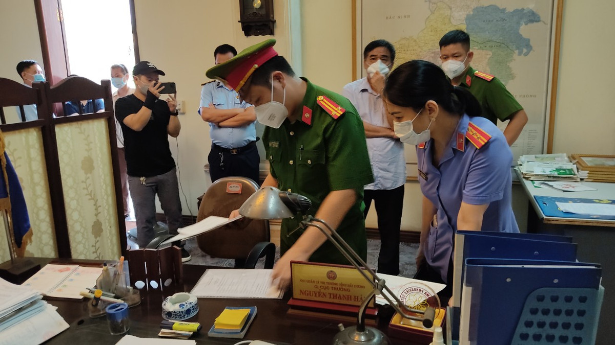 Bat tam giam nguyen Quyen Cuc truong Cuc Quan ly thi truong Hai Duong-Hinh-3