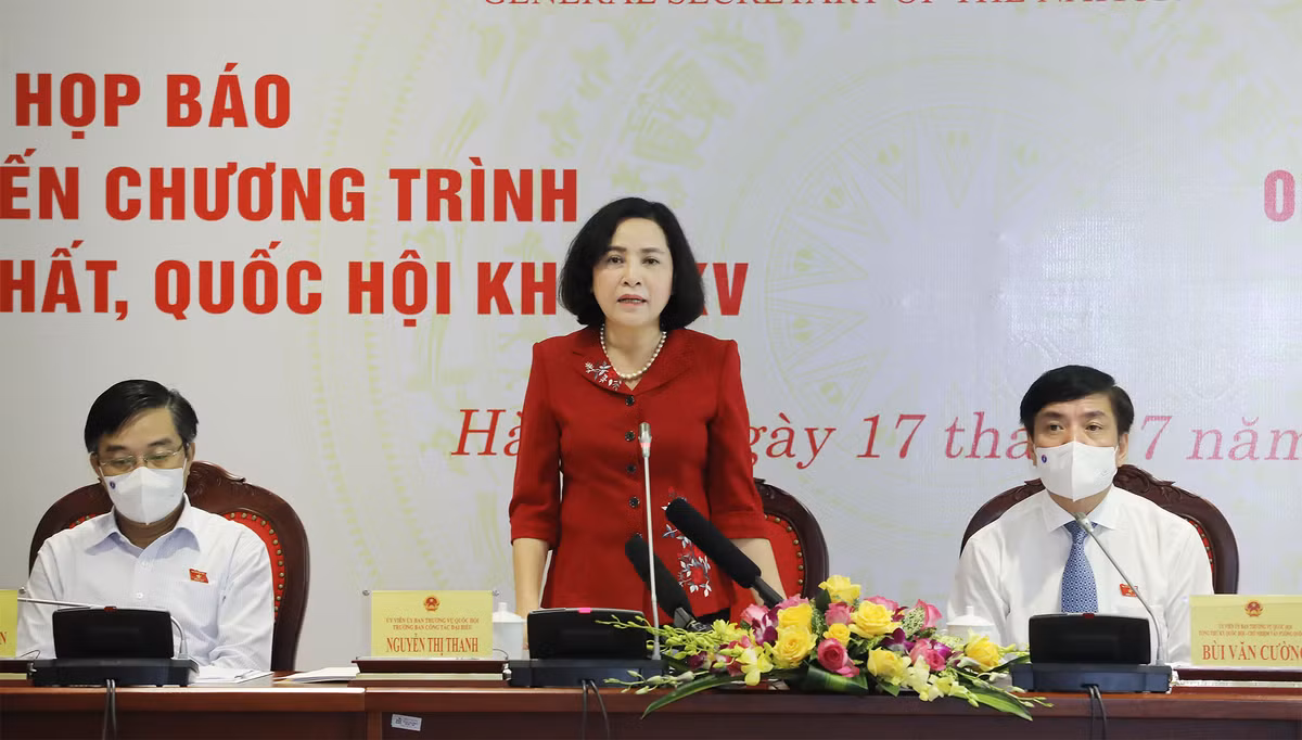 Bà Nguyễn Thị Thanh, Trưởng ban Công tác đại biểu của Uỷ ban Thường vụ Quốc hội cho biết, Quốc hội bầu và phê chuẩn 27 chức danh, gồm Thủ tướng, 4 Phó Thủ tướng, 18 bộ trưởng và 4 thủ trưởng cơ quan ngang bộ. Như vậy, Chính phủ sẽ giảm một Phó Thủ tướng.