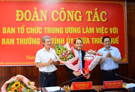 Ông đã kinh qua các nhiệm vụ: Giám đốc Công an tỉnh Thừa Thiên - Huế; Phó Bí thư Tỉnh ủy Thừa Thiên - Huế; Phó Bí thư Thường trực Tỉnh ủy Thừa Thiên - Huế.