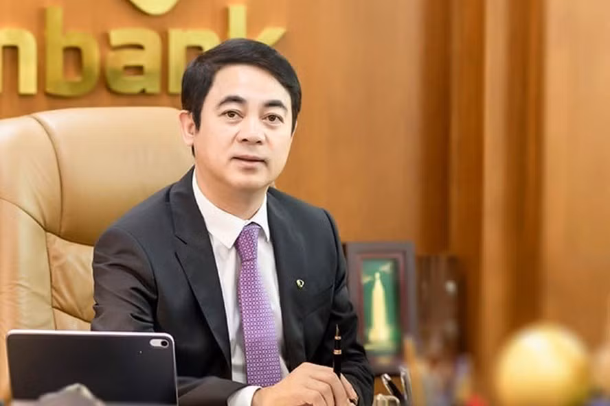 Trong thời gian này, ông Thành đảm nhiệm các vị trí: Phó Tổng Giám đốc Ngân hàng Vietinbank; Chánh văn phòng Ngân hàng nhà nước; Tổng Giám đốc Ngân hàng Vietcombank; Chủ tịch Hội đồng quản trị Ngân hàng Vietcombank. Đây là doanh nghiệp niêm yết duy nhất của Việt Nam nằm trong top 1.000 doanh nghiệp lớn nhất toàn cầu với giá trị vốn hóa đạt 395.000 tỷ đồng. Trong 5 năm qua đã nộp ngân sách 31.000 tỷ đồng.