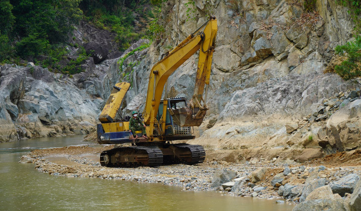 Ngày 7/7, Ban Chỉ đạo phòng chống thiên tai, tìm kiếm cứu nạn tỉnh Thừa Thiên Huế đã phải tạm dừng mọi hoạt động tìm kiếm và rút lực lượng khỏi Thủy điện Rào Trăng 3 (xã Phong Xuân, huyện Phong Điền) sau 6 ngày tiến hành tìm kiếm của giai đoạn 5.
