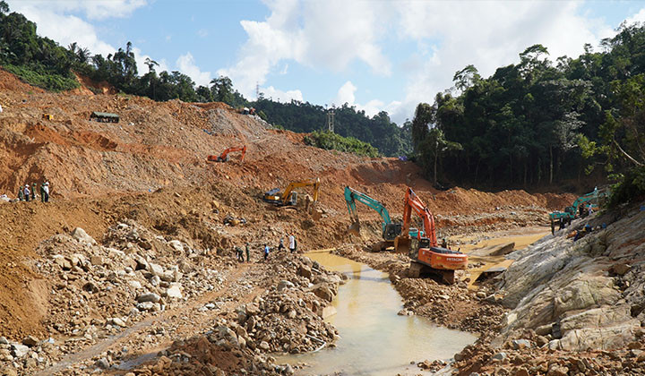 Đến sáng 29/3/2021, lực lượng chức năng tiếp tục tìm kiếm giai đoạn 4, đào đắp khoảng 20.000 mét khối đất đá.