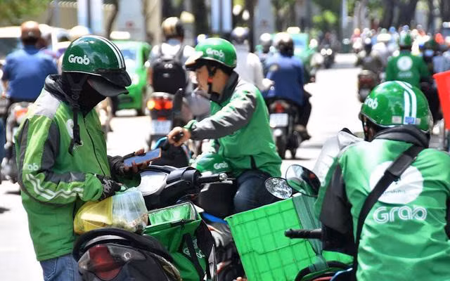 Ngung dich vu goi xe cong nghe, giao do an tai Ha Noi