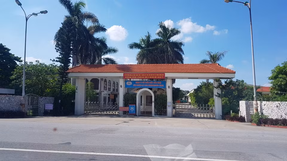 Cty Giay Cam Binh hoat dong bat chap lenh dung: Chinh quyen 