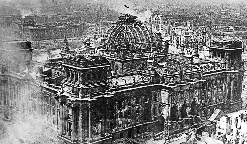 Toà nhà quốc hội Đức - nơi phòng thủ cuối cùng của những đám tàn quân lính quốc xã đã bị Hồng quân tấn công tan nát. Nguồn ảnh: Sputnik.