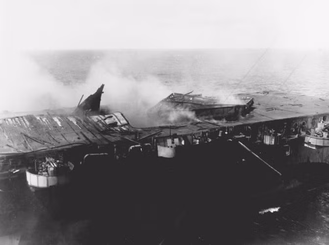 Ngày 20/10/1944, hải quân Mỹ bắt đầu tấn công Leyte. Cuộc chạm trán giữa hải quân đôi bên lên đến đỉnh điểm của sự ác liệt, với quy mô chưa từng có kéo dài từ ngày 23-26/10/1944. Trận hải chiến vịnh Leyte đã trở thành trận đánh hải quân lớn nhất chiến tranh thế giới thứ 2, cũng như trong lịch sử hải chiến của nhân loại.
