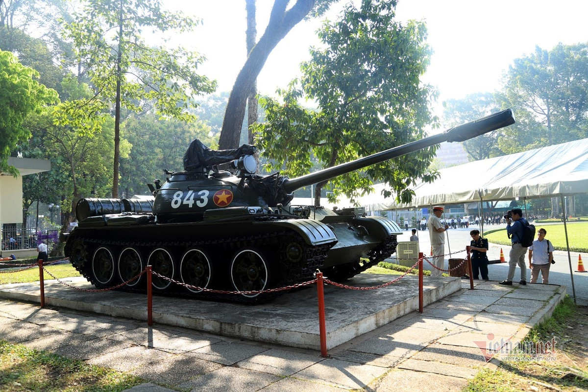 Sau chiến dịch giải phóng Huế, xe tăng 843 tiếp tục nhận nhiệm vụ giải phóng Đà Nẵng và các tỉnh Nam Trung Bộ. Cùng thời gian này chiến dịch Tây Nguyên cũng đi tới hồi kết, địch co cụm về vùng Sài Gòn - Gia định.
