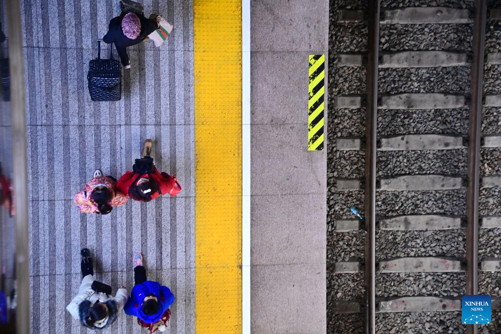 Trung Quốc: Lượng người di chuyển kỷ lục dịp nghỉ lễ 1/5 Trung Quoc: Luong nguoi di chuyen ky luc dip nghi le 1/5