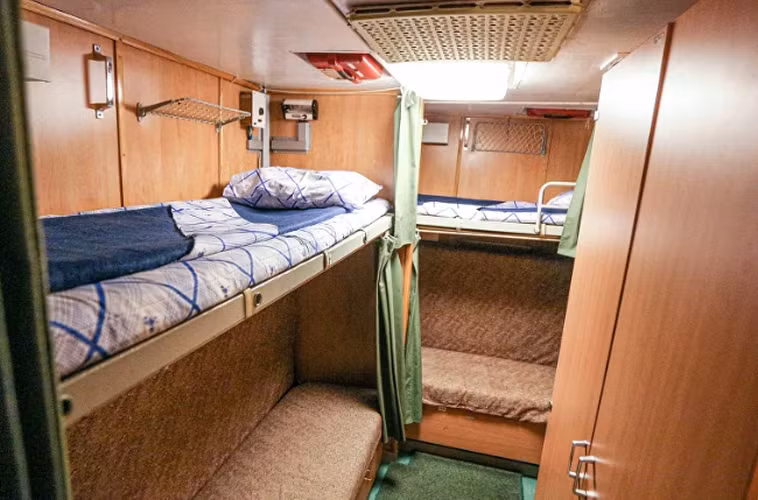 Phòng ngủ của thuỷ thủ đoàn trên tàu thậm chí còn có phần rộng rãi hơn so với tàu ngầm của Anh, Mỹ.