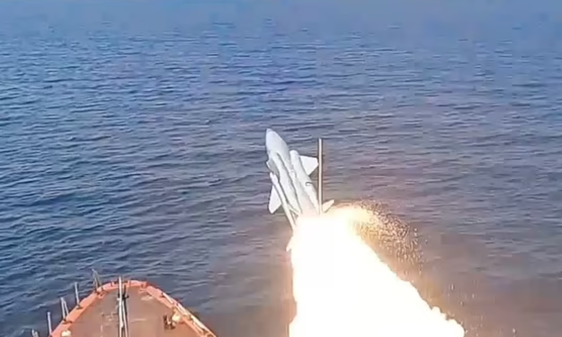 Dan tau chien cua Nga dien tap tai bien Den-Hinh-3