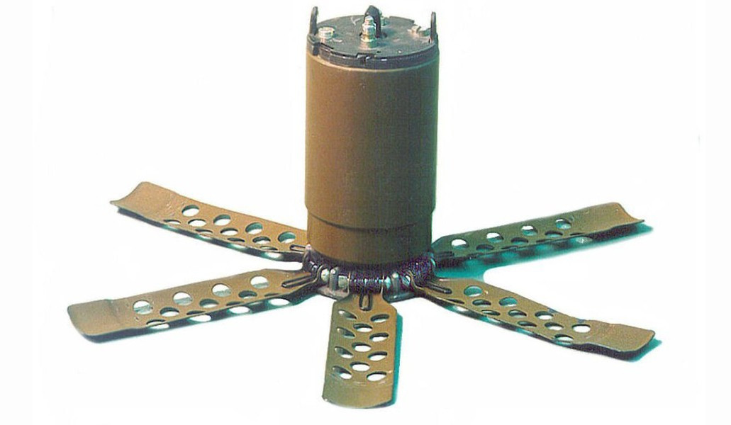 Zemledeliye sử dụng hai loại đạn, loại 3M16 có chiều dài 3,02 m và khối lượng 56,4 kg, mang theo 5 quả mìn sát thương POM-2 được đặt thành một hàng theo chiều dọc.