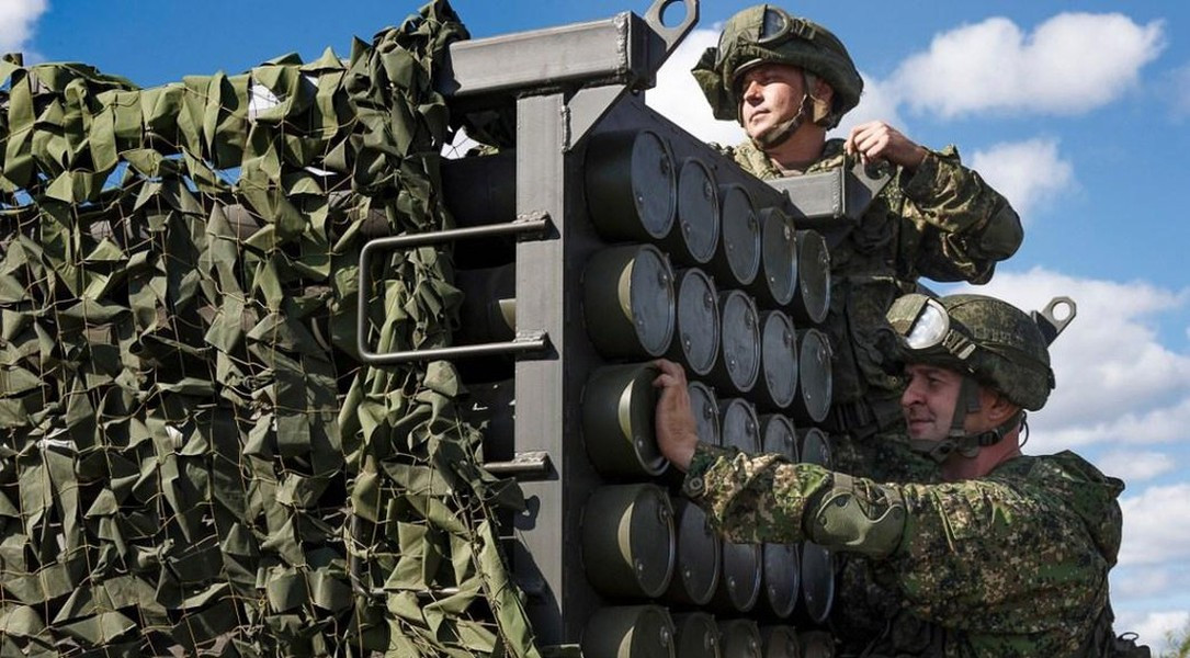 Mỗi khối có thể được trang bị tên lửa hỗn hợp rải cả mìn chống tăng và mìn chống bộ binh.