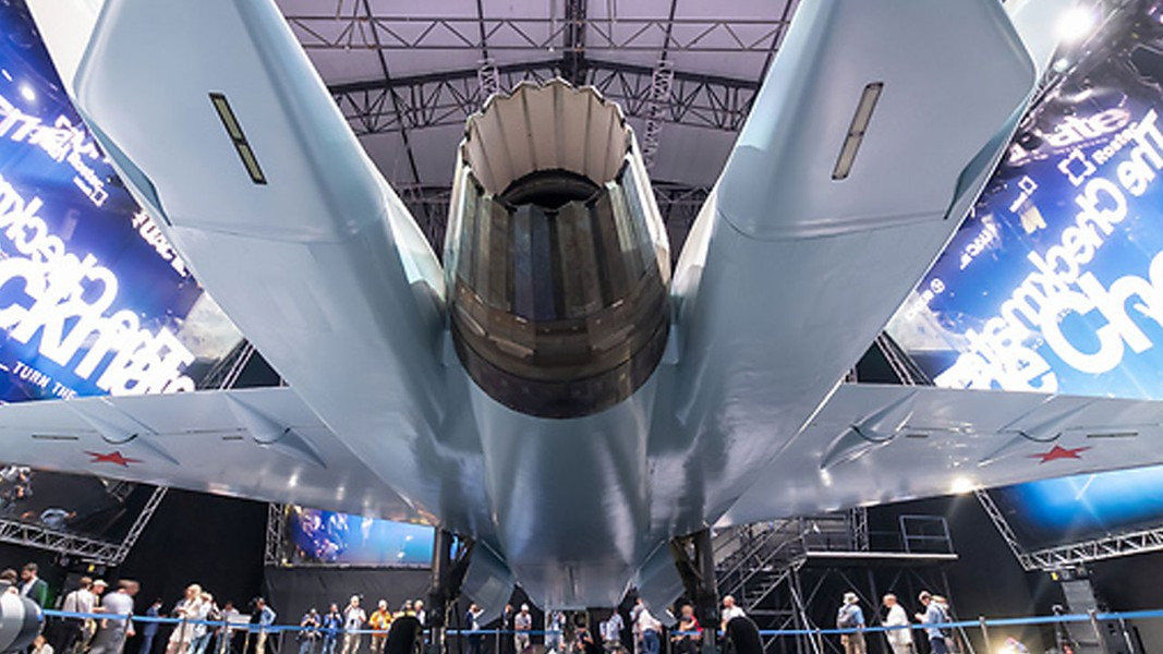 Mặc dù cho đến nay, những tuyên bố về phần đuôi chữ V sửa đổi của Su-75 mới chỉ được đề cập trên các phương tiện truyền thông Nga, nhưng chưa có thông tin nào về hình dạng sẽ được sử dụng trong cấu hình mới của nguyên mẫu.