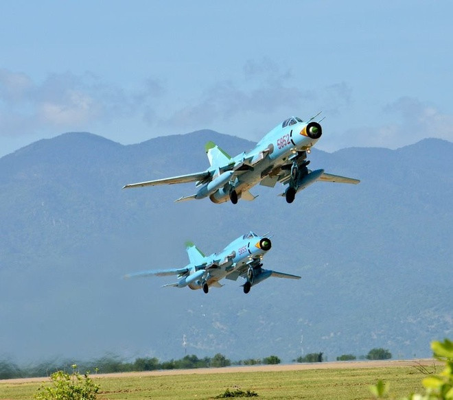 Từng được Liên Xô cho ra mắt vào đầu thập niên 70 của thế kỷ trước, tổng cộng đã có khoảng 2800 chiếc Su-22 các phiên bản được sản xuất và sử dụng trên khắp thế giới.