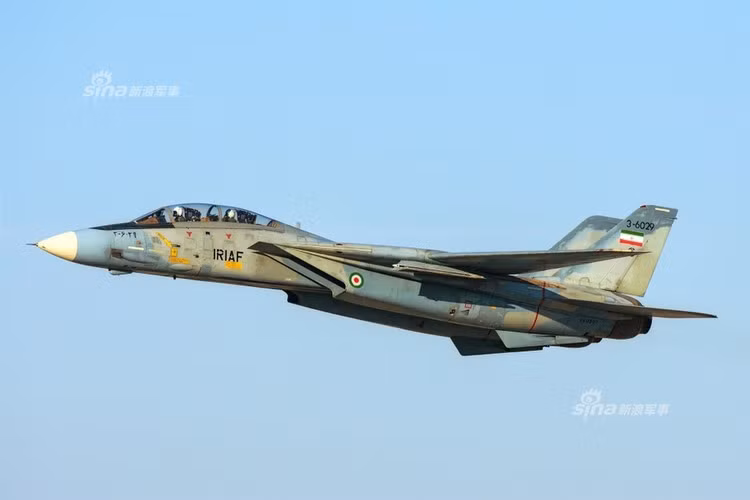 Suc manh Khong quan Iran sau gan 5 thap ky bi cam van