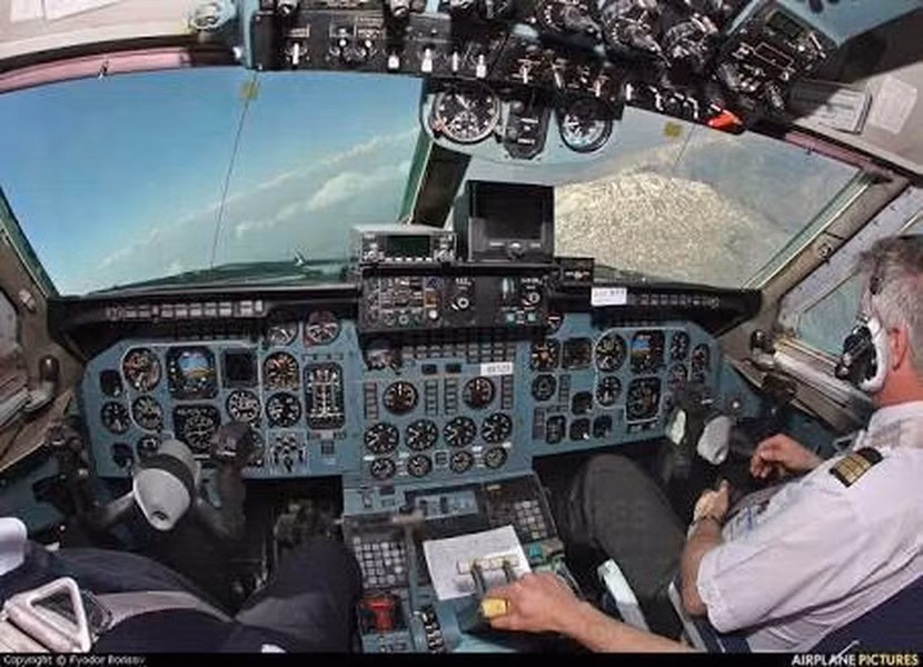 Truyền thông Nga đưa tin rằng những khả năng như vậy đã hoàn thành các bài thử nghiệm mô phỏng. Việc liên lạc và điều khiển vũ khí hạt nhân dưới nước diễn ra bằng cách duy trì kết nối thường xuyên thông qua sóng cực dài.