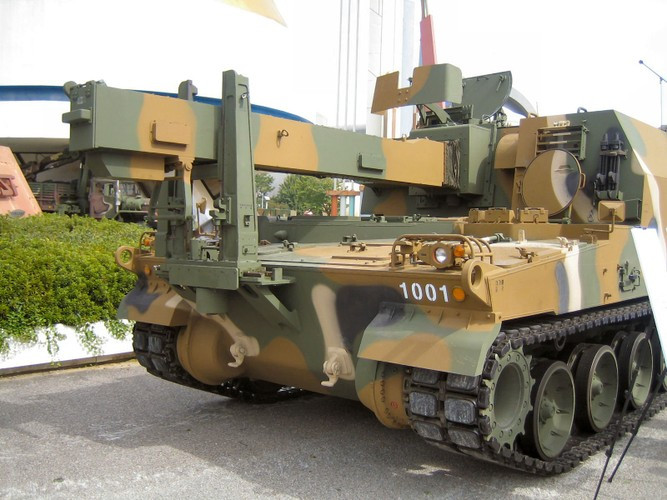 Đi kèm với K9, Samsung còn phát triển hệ thống xe tiếp đạn K10 ARV - được xem là xe tiếp đạn tự động đầu tiên trên thế giới. Nguồn ảnh: Prime Portal