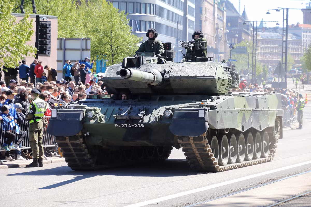 Theo báo cáo minh bạch của Bộ Quốc phòng Phần Lan công bố hồi tháng 6/2022, quốc gia này đang sở hữu 2399 xe tăng chủ lực các loại. Ảnh: Pinterest.