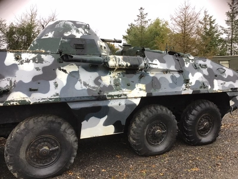 Biến thể tiền sản xuất trang bị súng máy hạng nặng 12,7 mm DShK hoặc 7,62 mm bố trí chính giữa xe, yêu cầu xạ thủ phải lộ diện ra ngoài trong khi tác xạ, tiềm ẩn khá nhiều rủi ro.