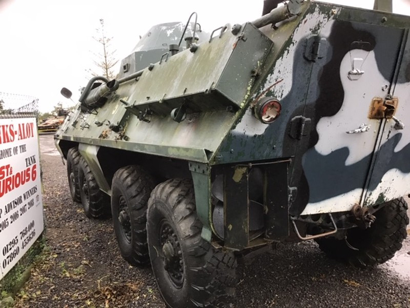 Nguyên bản thiết giáp OT-64 SKOT của Tiệp Khắc không được trang bị vũ khí, nó chỉ có vai trò duy nhất là chở quân, trong khi biến thể của Ba Lan lắp một khẩu súng máy 7,62 mm.