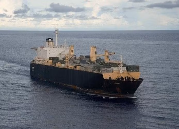 Việc bổ sung nhiên liệu, đạn dược, lương thực, nước ngọt cho toàn biên đội tàu sân bay là rất quan trọng (do biên đội tàu sân bay lên tới hàng chục nghìn người). Nếu không có những tàu này, biên đội tàu sân bay gần như không thể duy trì sức mạnh chiến đấu trong một thời gian dài. Ảnh: Naval Times.