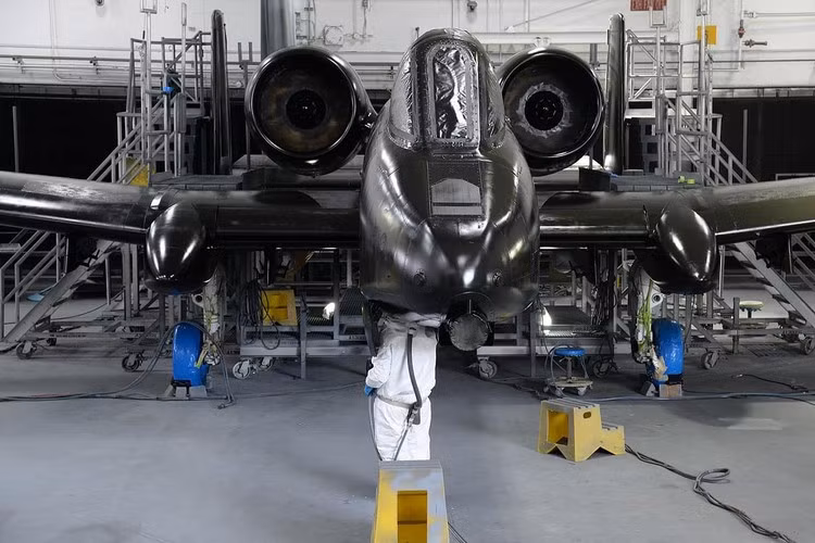 Được thiết kế để trở thành cường kích hỗ trợ mặt đất theo triết lý của những năm 60 ở thế kỷ trước, cường kích A-10 được đánh giá là loại máy bay hỗ trợ mặt đất đúng nghĩa nhất của thế kỷ 20.