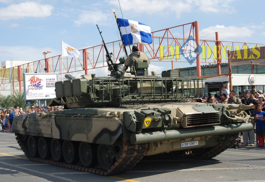 Chương trình mang đến việc tích hợp cho xe tăng T-80U hệ thống điều khiển hỏa lực Plysa và kính ngắm ảnh nhiệt được xem là trang bị cực kỳ hiện đại vào thời điểm đó.