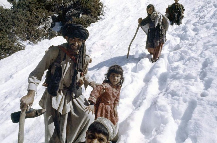Những người tị nạn Afghanistan bỏ chạy sang Pakistan vào tháng 5 năm 1980.
