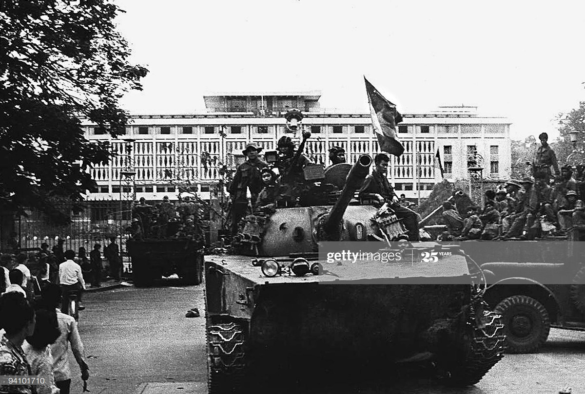 Ngoài các loại xe tăng chủ lực, chiến dịch Hồ Chí Minh còn có sự tham gia của một vài loại thiết giáp lội nước đặc biệt. Sự xuất hiện của những loại thiết giáp này nhằm đảm bảo khả năng tác chiến của lực lượng ta khi phát triển các mũi tiến công về hướng đồng bằng Sông Cửu Long. Ảnh: Gettyimg.