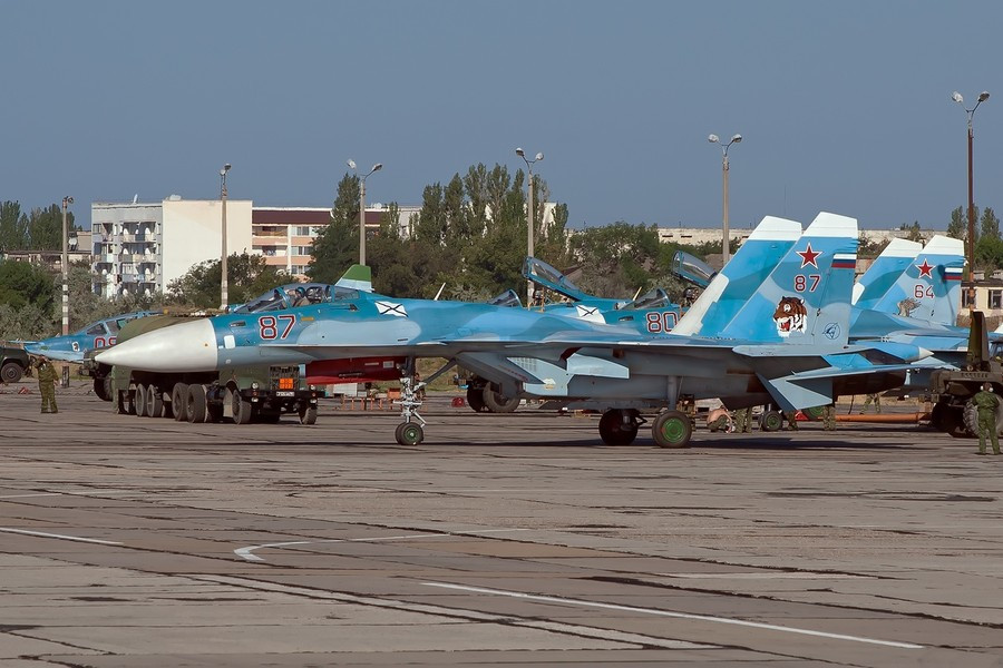 Tuy nhiên các cuộc đàm phán với Trung Quốc đã đổ vỡ, Bắc Kinh cuối cùng đã lựa chọn máy bay chiến đấu Shenyang J-15 do nước này sản xuất - một bản sao không phép của Su-33.